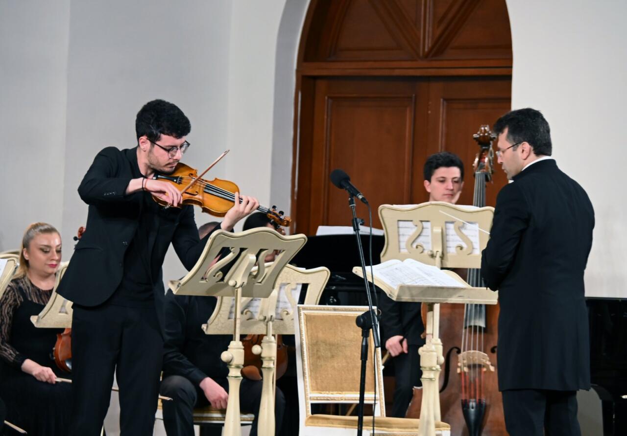 Малая Морская улица в Баку - путешествие сквозь музыку и эмоции