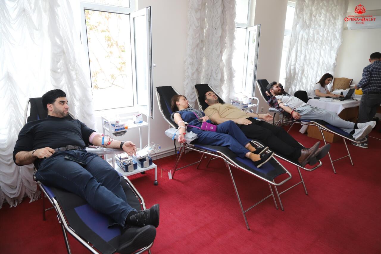 Азербайджанские актеры провели акцию во имя спасения жизней