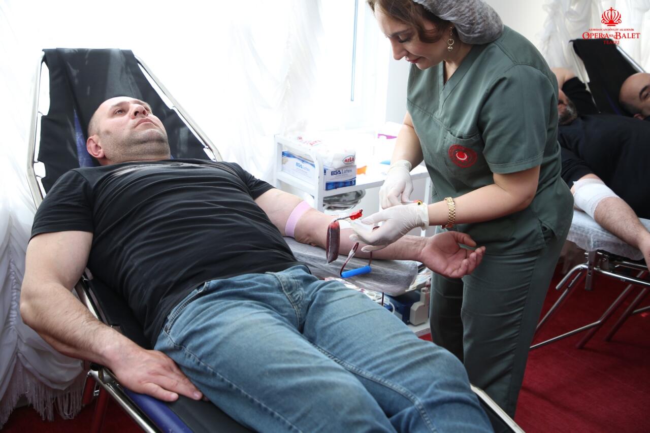 Азербайджанские актеры провели акцию во имя спасения жизней