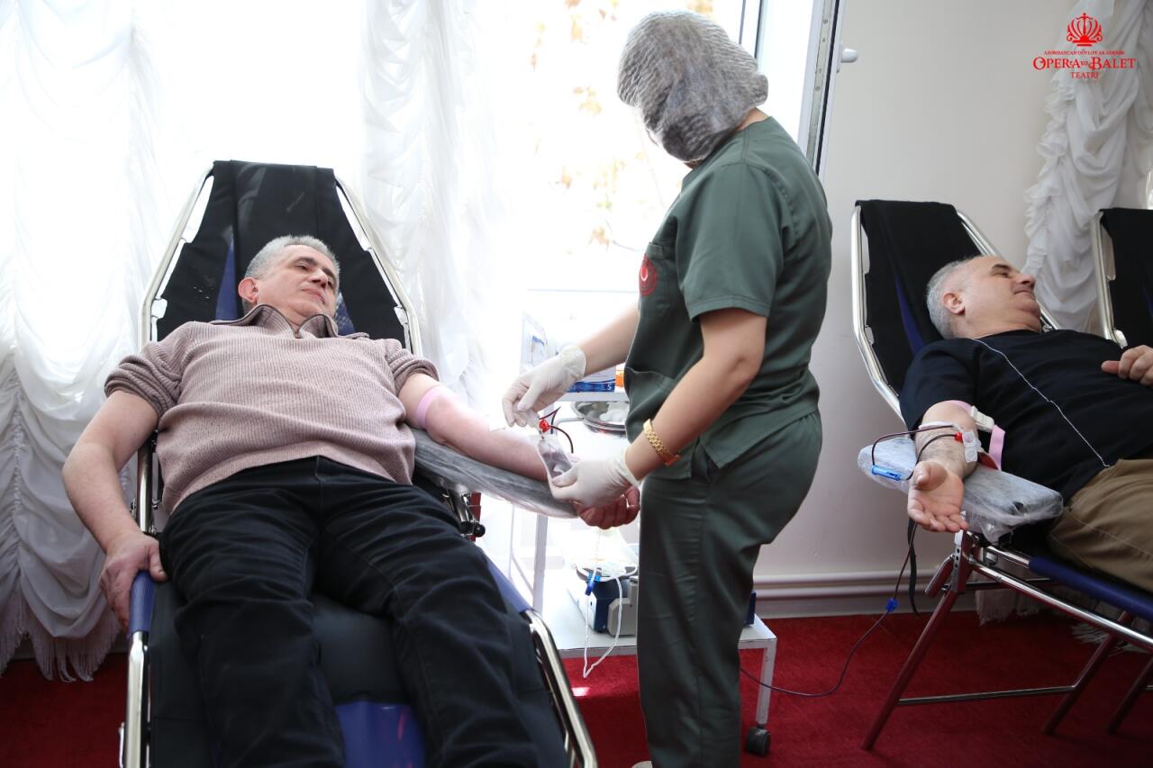 Азербайджанские актеры провели акцию во имя спасения жизней