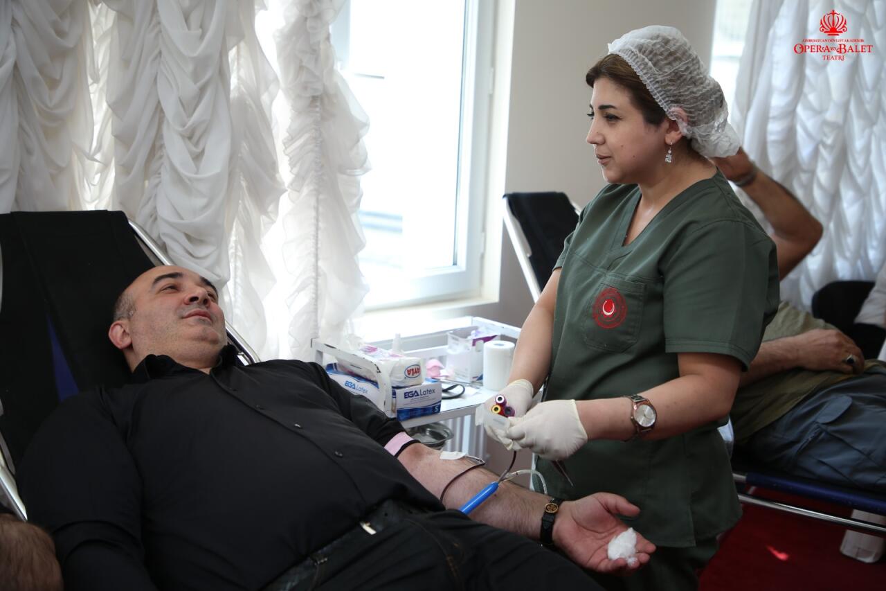 Азербайджанские актеры провели акцию во имя спасения жизней