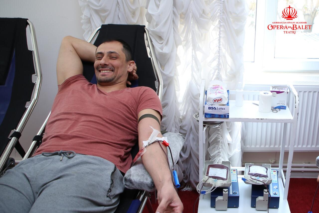 Азербайджанские актеры провели акцию во имя спасения жизней