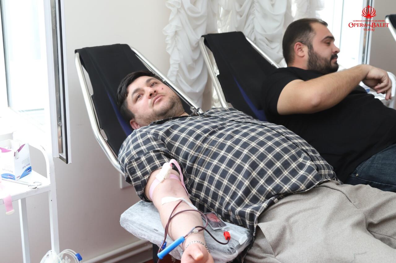 Азербайджанские актеры провели акцию во имя спасения жизней