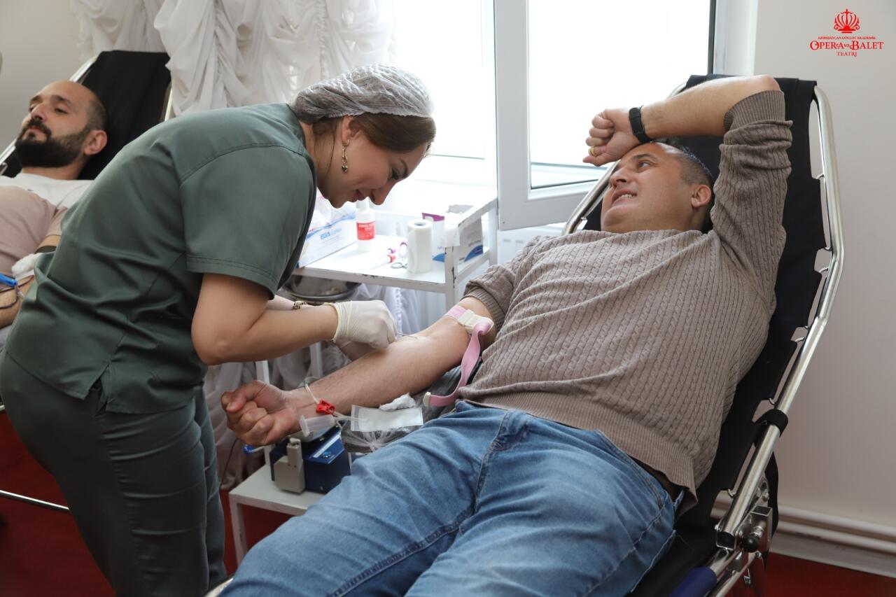 Азербайджанские актеры провели акцию во имя спасения жизней