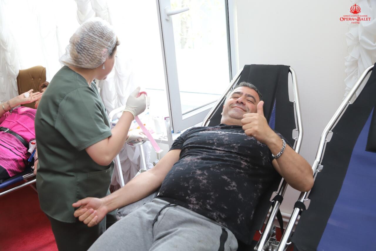 Азербайджанские актеры провели акцию во имя спасения жизней