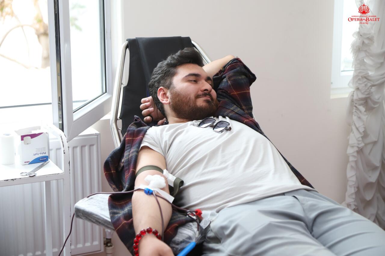 Азербайджанские актеры провели акцию во имя спасения жизней