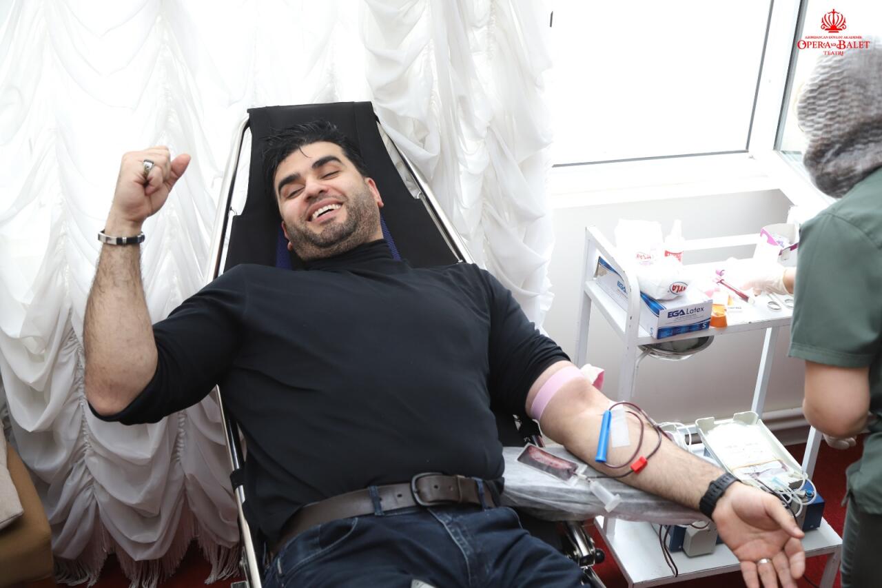 Азербайджанские актеры провели акцию во имя спасения жизней