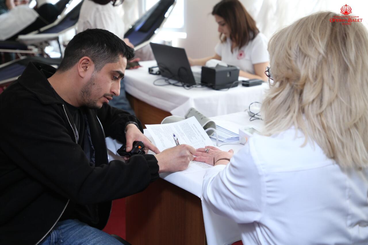 Азербайджанские актеры провели акцию во имя спасения жизней