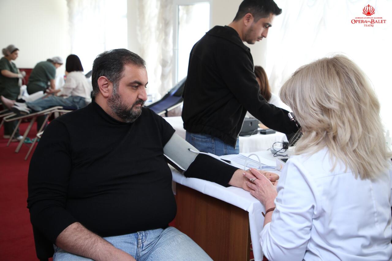 Азербайджанские актеры провели акцию во имя спасения жизней