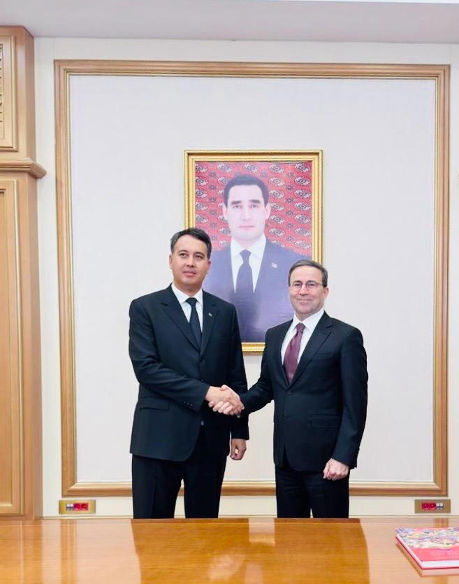 Азербайджан и Туркменистан обсудили вопросы транспорта и телекоммуникаций