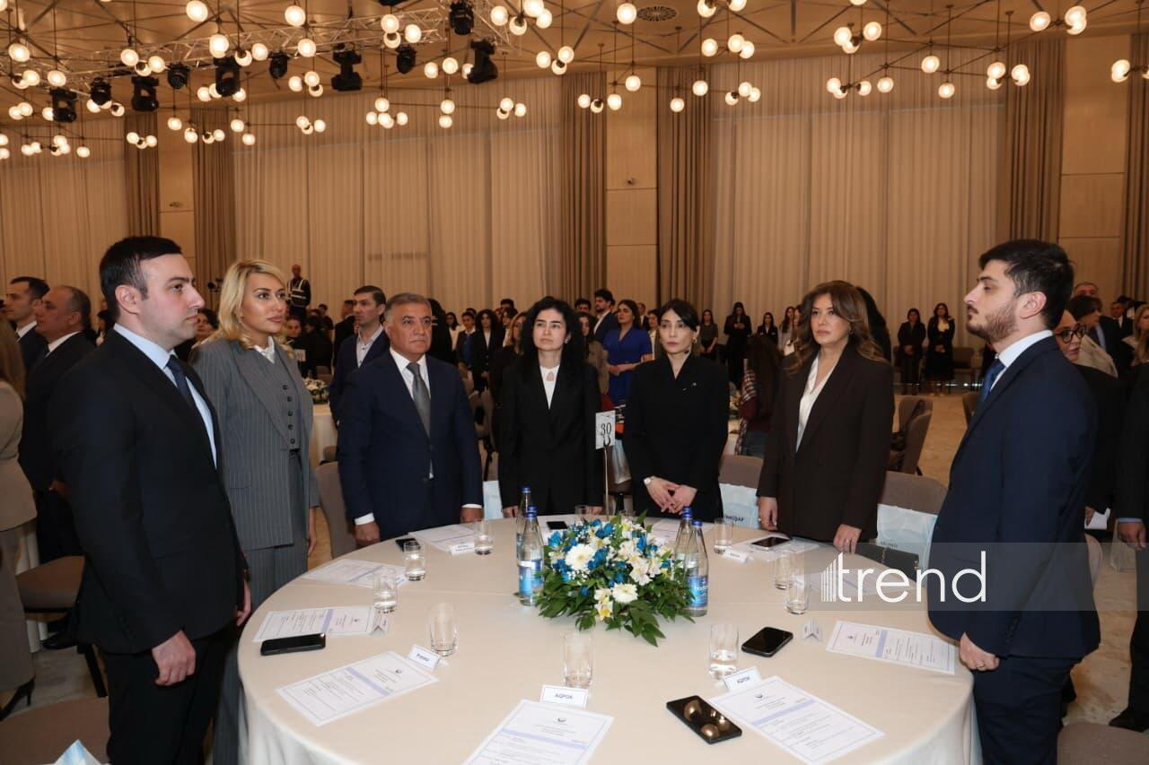 В Баку проходит конференция на тему "Устойчивое развитие: политика в отношении семьи, женщин и детей"