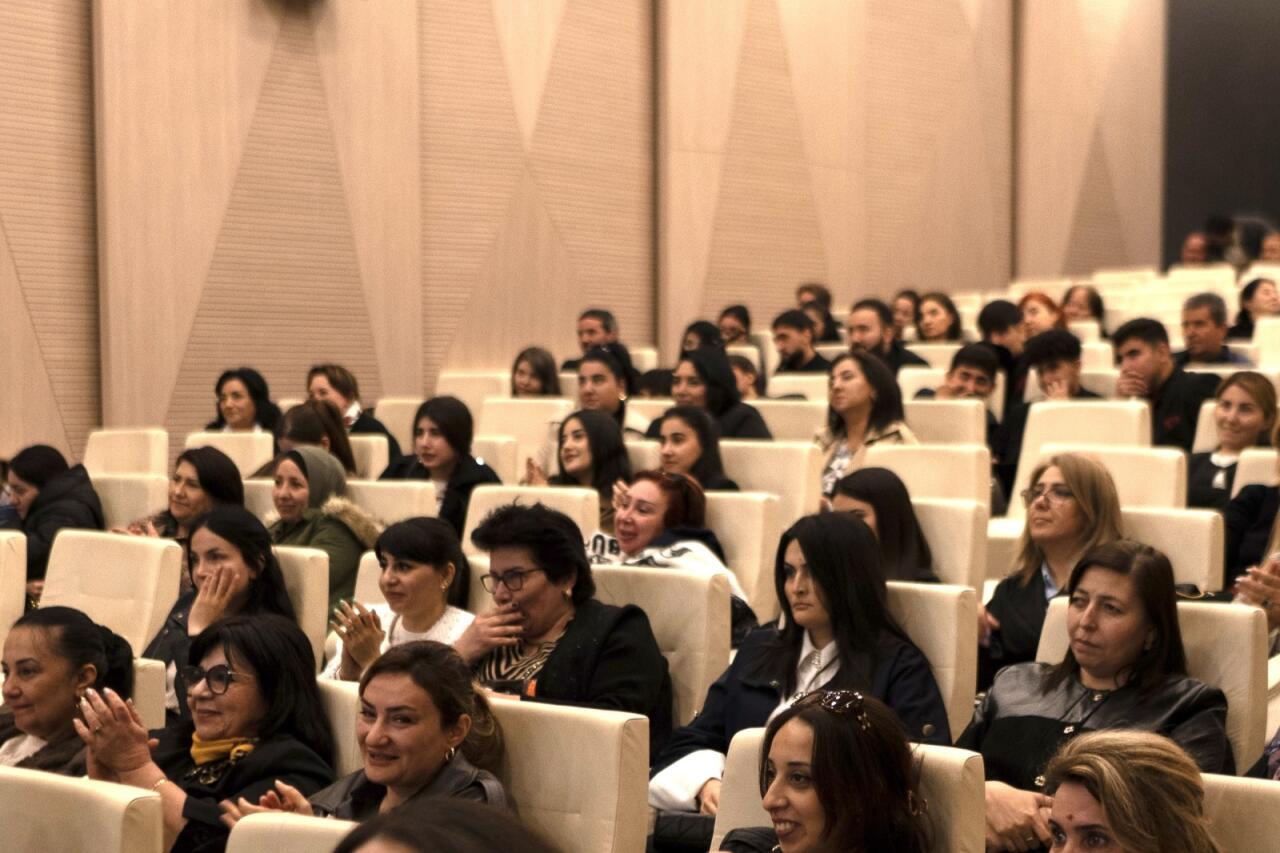 Гянджа стала площадкой для обсуждения сохранения фольклорного наследия