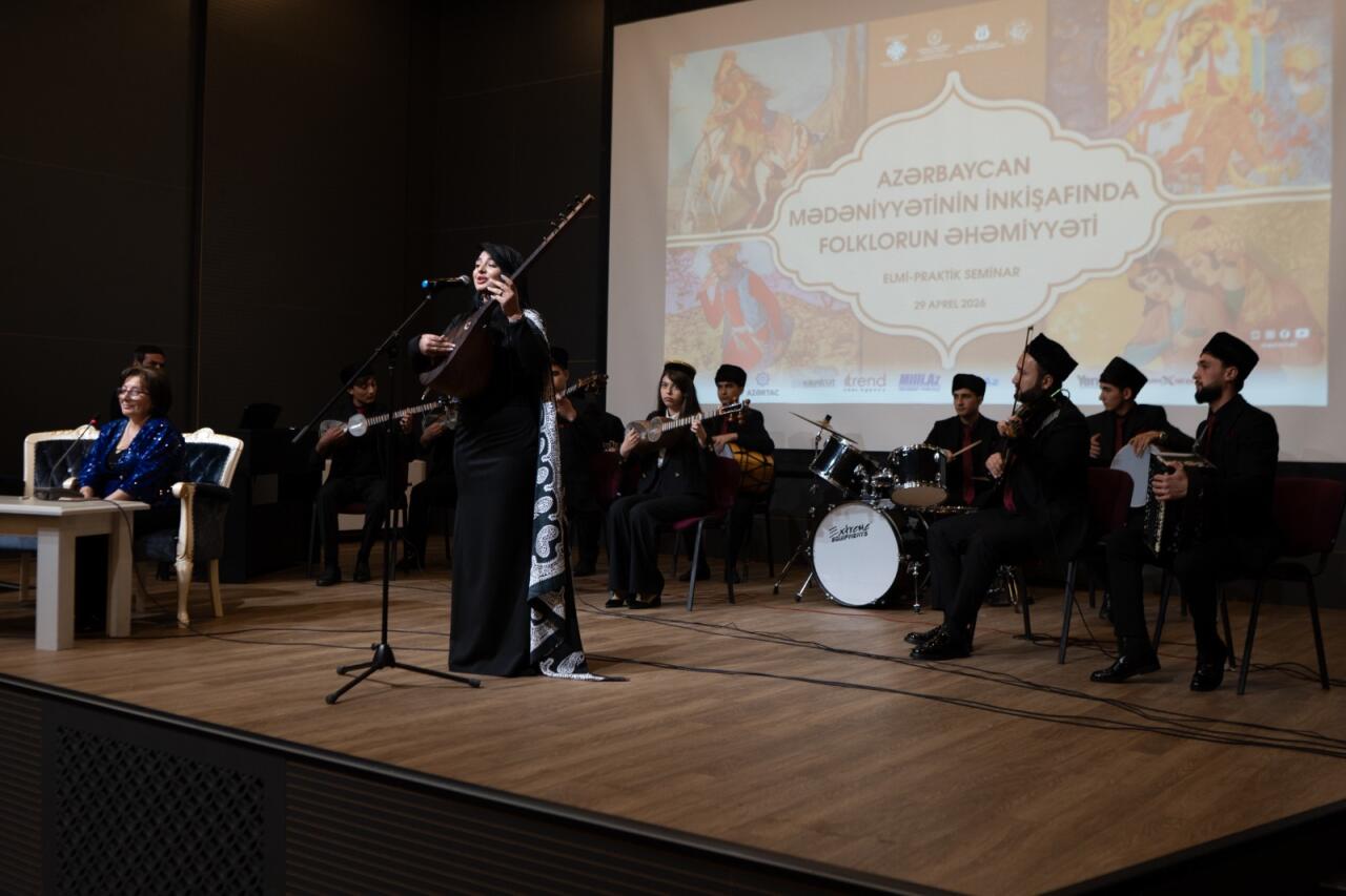 Гянджа стала площадкой для обсуждения сохранения фольклорного наследия