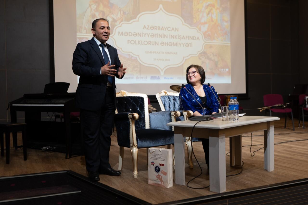 Гянджа стала площадкой для обсуждения сохранения фольклорного наследия