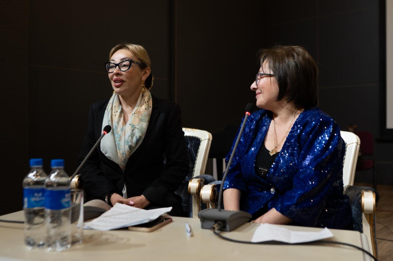 Гянджа стала площадкой для обсуждения сохранения фольклорного наследия