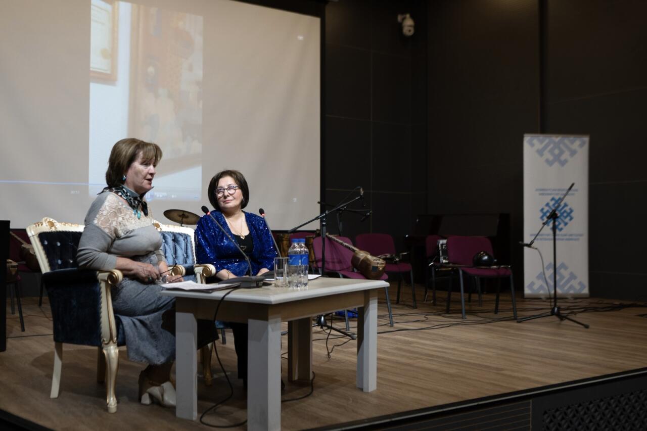 Гянджа стала площадкой для обсуждения сохранения фольклорного наследия