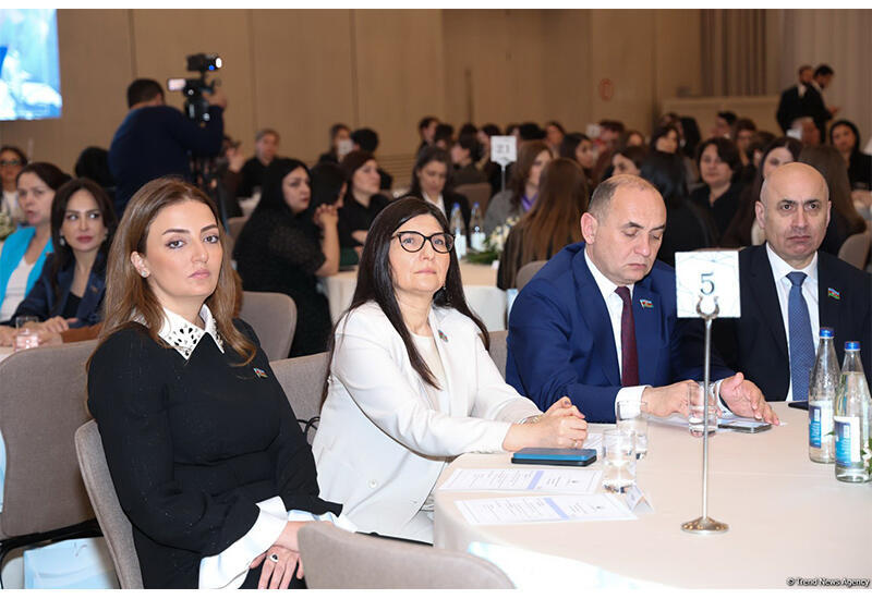 В Баку проходит конференция на тему "Устойчивое развитие: политика в отношении семьи, женщин и детей"