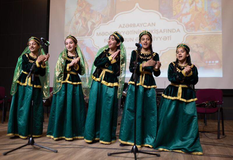 Гянджа стала площадкой для обсуждения сохранения фольклорного наследия