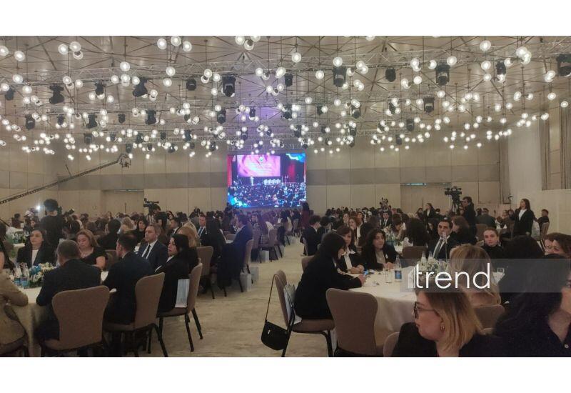 В Баку проходит конференция на тему "Устойчивое развитие: политика в отношении семьи, женщин и детей"