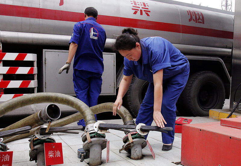 Китай готовится возобновить экспорт топлива