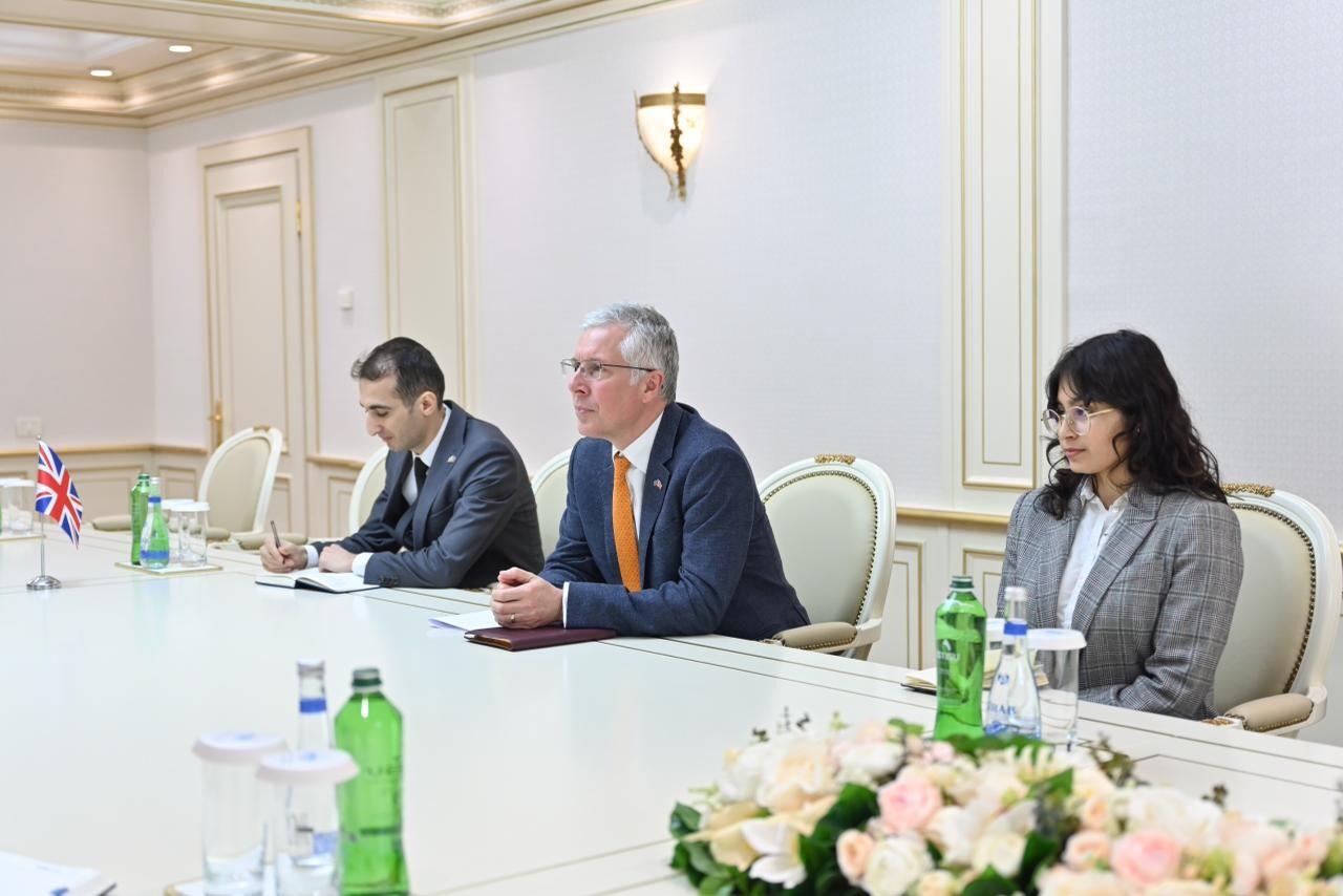 Сахиба Гафарова обсудила с послом Великобритании развитие отношений между странами