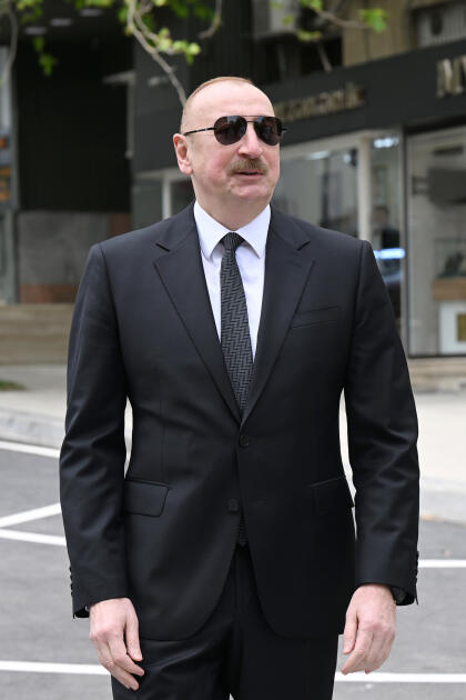 Prezident İlham Əliyev və Birinci xanım Mehriban Əliyeva Bakının İslam Səfərli küçəsinin yenidənqurmadan sonra açılışında iştirak ediblər