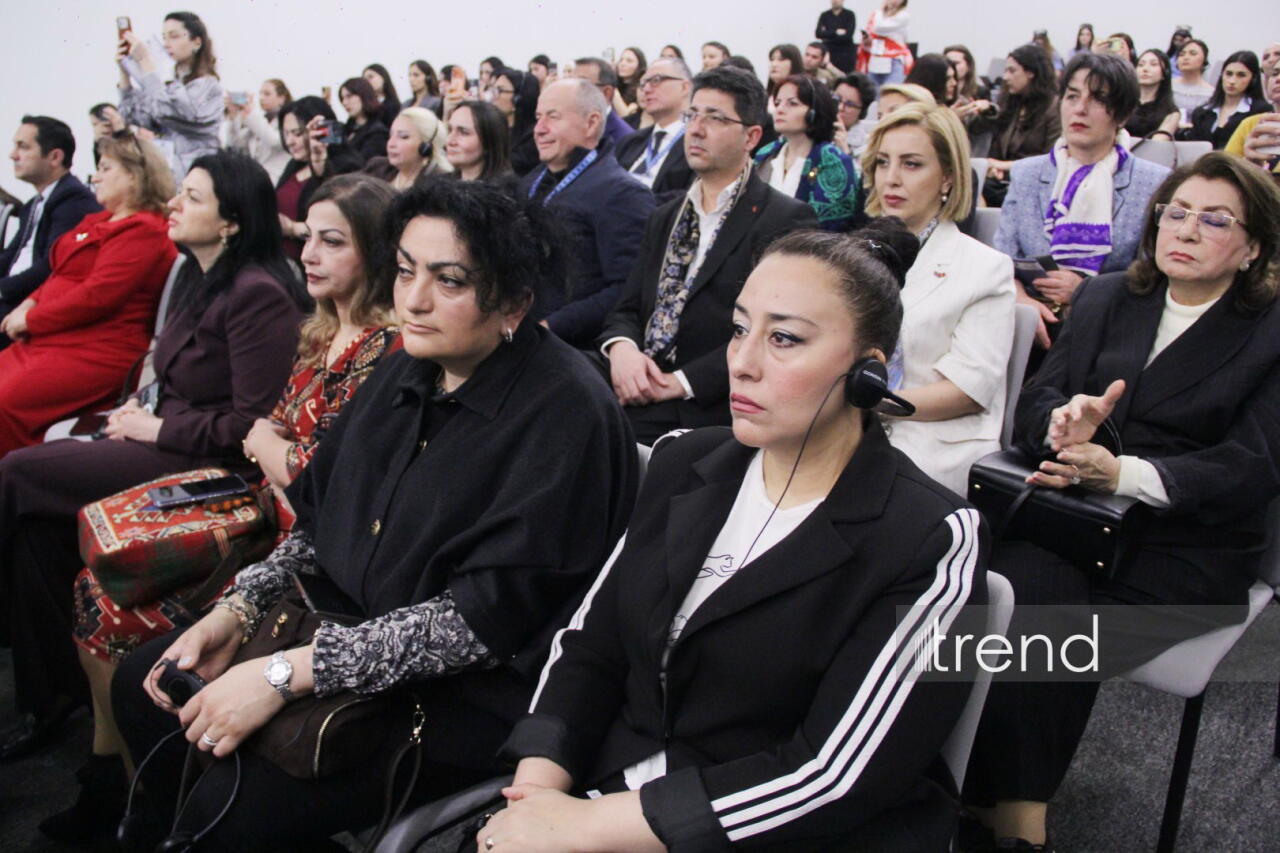 Международный форум ковра в Баку - вторая сессия "Производство, устойчивое развитие и глобальное распределение"