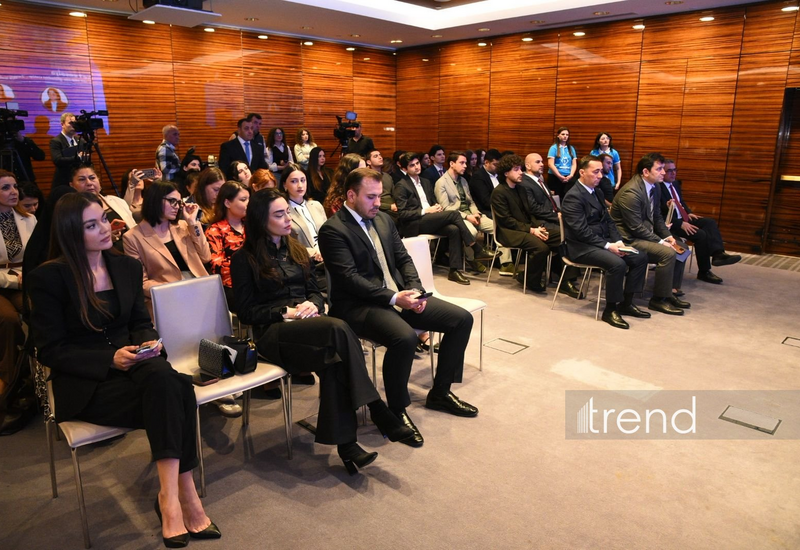 "Rəqəmsal mühitdə gözlənilməz risklər: zərərli informasiyaya qarşı birgə mübarizə" mövzusunda panel sessiyası keçirilib