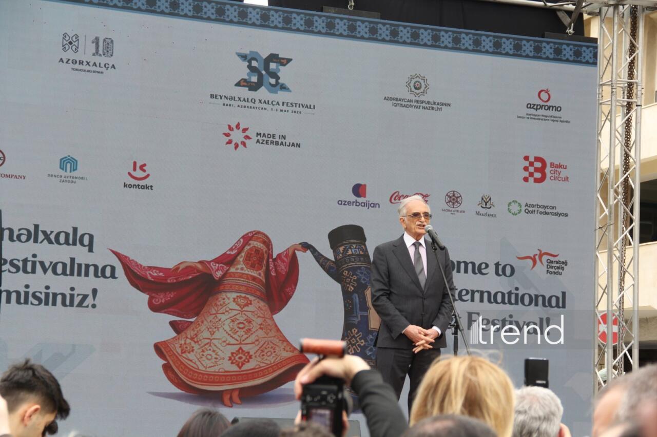 Грандиозный Международный фестиваль ковра в Баку: свадьба, креатив, традиции народов