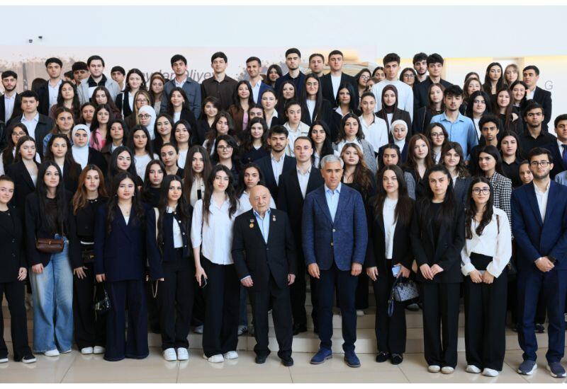 Heydər Əliyev Mərkəzində gənclərlə “Heydər Əliyev və Ömər Eldarov yaradıcılığı” mövzusunda görüş olub