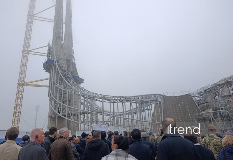 Представители дипкорпуса ознакомились с ходом строительства Новой Шушинской мечети