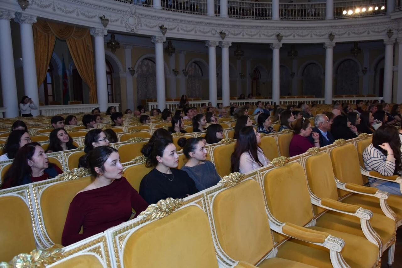 Яркий пример романтической страсти и художественного мышления азербайджанской молодежи