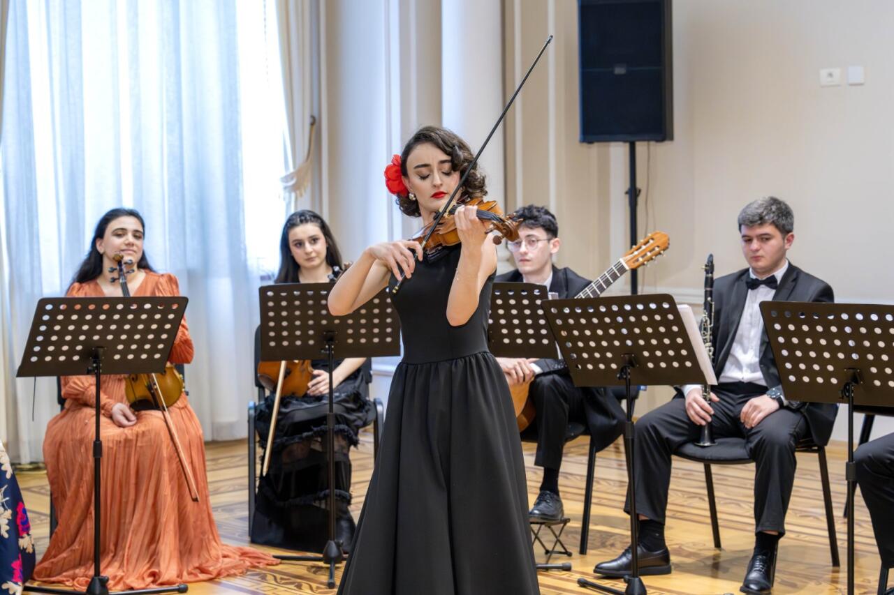 Monolog, Dialog and the Camerata Students Orchestra - музыкальная бакинская весна