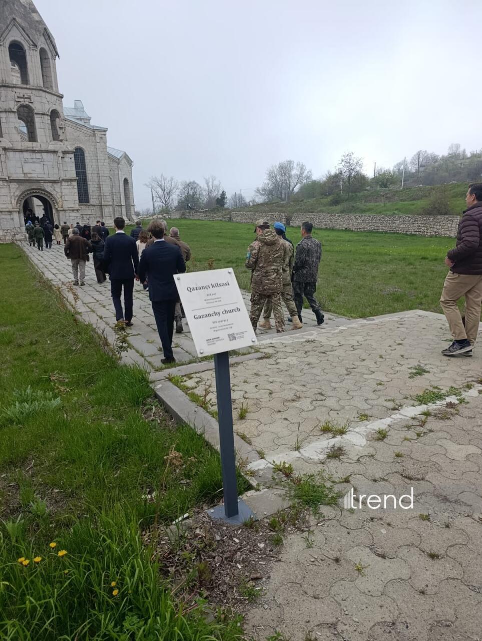 Представители дипкорпуса посетили церковь Газанчи в городе Шуша