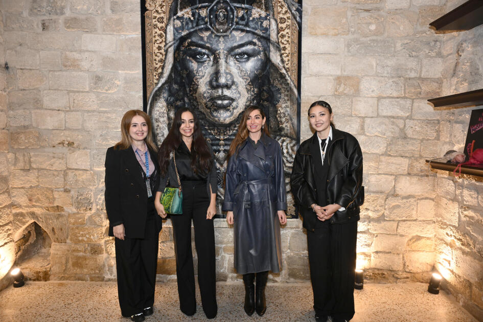 Leyla Əliyeva və Arzu Əliyeva Beynəlxalq Xalça Festivalını ziyarət ediblər