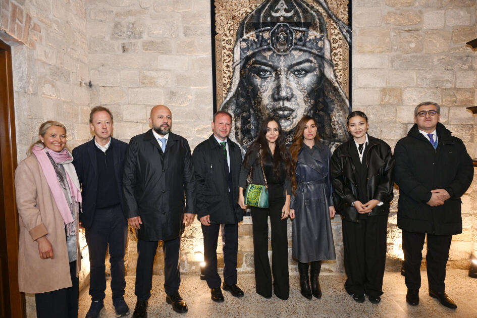 Leyla Əliyeva və Arzu Əliyeva Beynəlxalq Xalça Festivalını ziyarət ediblər