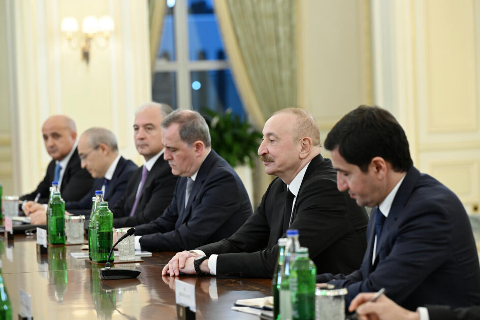 Состоялась встреча Президента Ильхама Алиева с Председателем Совета министров Италии Джорджей Мелони в расширенном составе