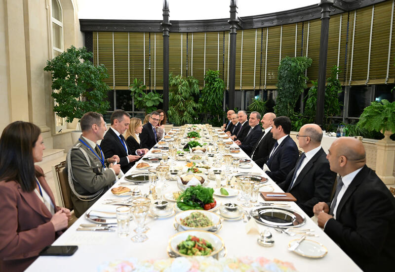 От имени Президента Ильхама Алиева дан рабочий ужин в честь Председателя Совета министров Италии