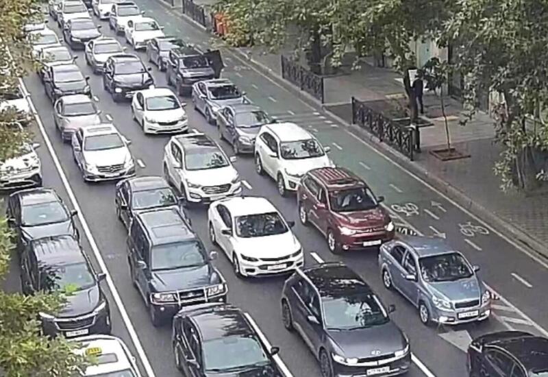 В Баку предложили способ сократить пробки на одной из улиц