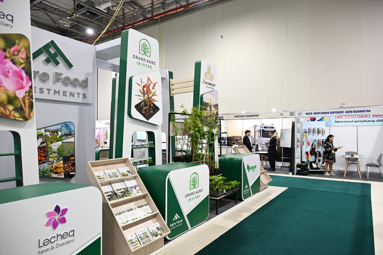 Prezident İlham Əliyev və Birinci xanım Mehriban Əliyeva 19-cu “Caspian Agro Week” və 31-ci “InterFood Azerbaijan” sərgiləri ilə tanış olublar