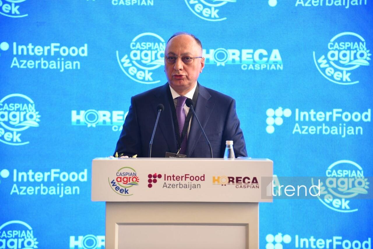 В Баку проходит 19-я Азербайджанская международная выставка и форум "Сельское хозяйство"