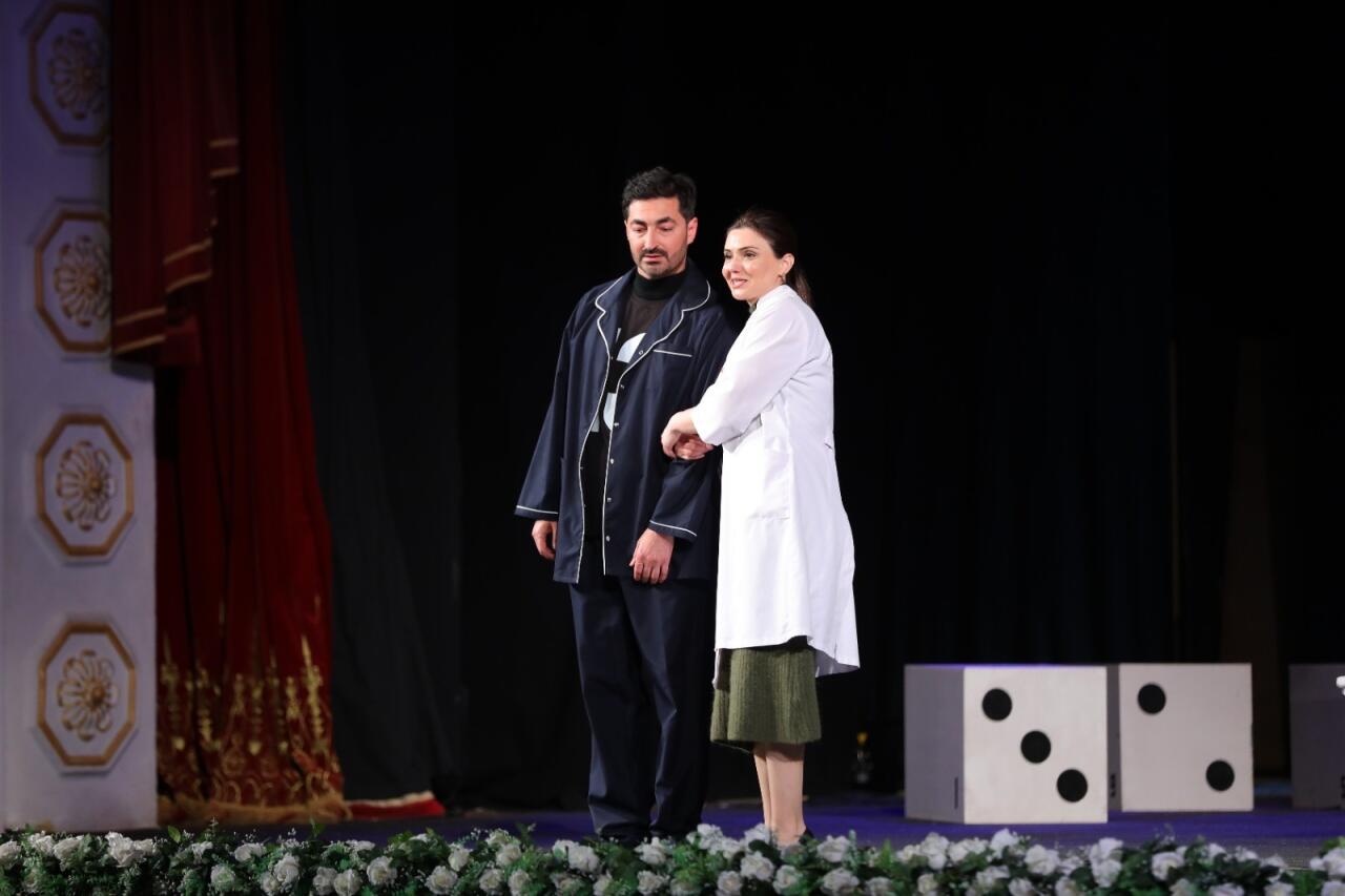 Сцена памяти Эльчина Эфендиева: показ спектакля "Шекспир" с овациями и трогательной кульминацией