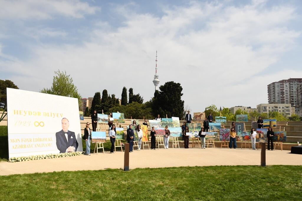 Mərkəzi Nəbatat bağında gənc rəssamların sərgisi keçirilib