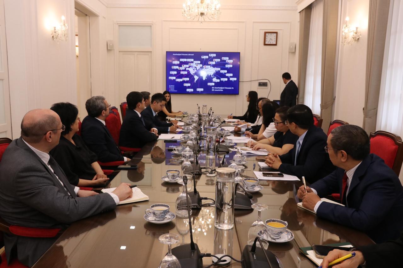 Fuad Muradov Vyetnamda bir sıra rəsmi görüşlər keçirib