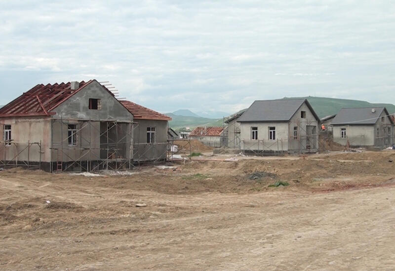 В селе Эйвазханбейли Агдамского района строится 427 домов