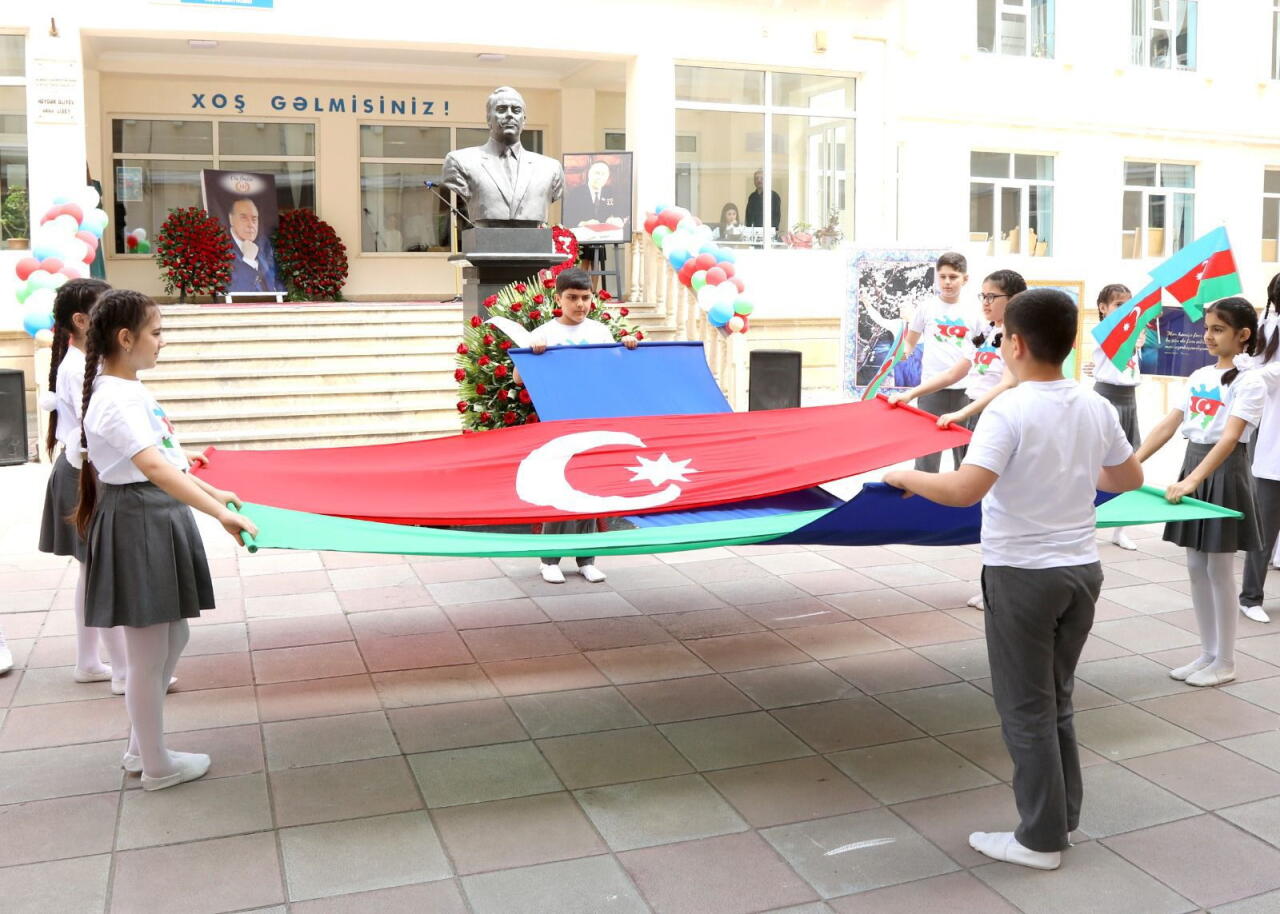 Heydər Əliyev adına Liseydə “Zamana sığmayan ömür” adlı tədbir keçirilib