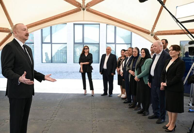 Prezident İlham Əliyev və Birinci xanım Mehriban Əliyeva Cəbrayıl rayonunun Şükürbəyli kəndinə köçən sakinlərlə görüşüblər