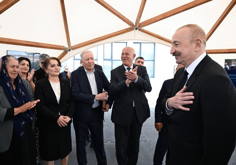 Prezident İlham Əliyev və Birinci xanım Mehriban Əliyeva Cəbrayıl rayonunun Şükürbəyli kəndinə köçən sakinlərlə görüşüblər