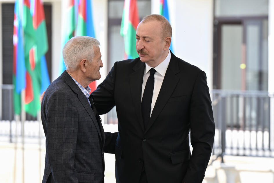 Президент Ильхам Алиев встретился с жителями города Зангилан и заложил фундамент отеля “Zangilan City Park Hotel”