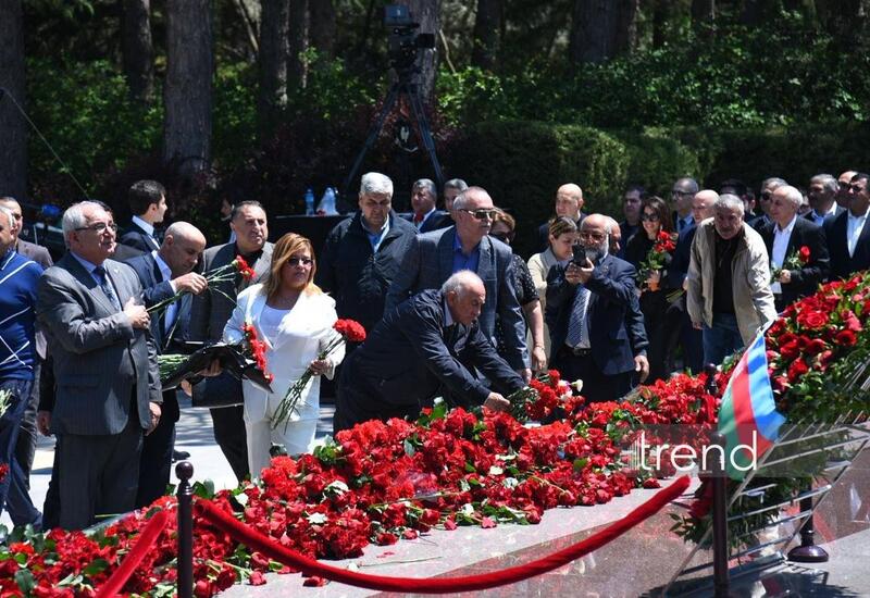 Азербайджанский народ чтит память великого лидера Гейдара Алиева